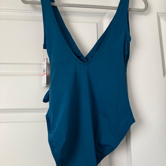 NWT Size 10 One Piece blue swimsuit - Vince Camuto - Picture 2 of 7